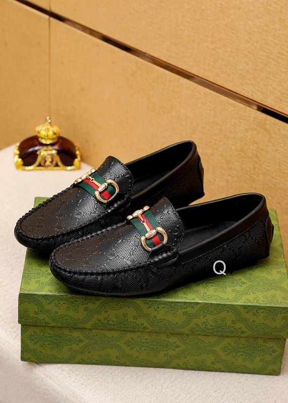 Gucci Men's Shoes 693